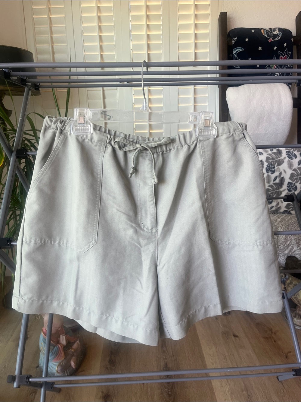 Women’s Light Sage  Drawstring Bermuda Shorts XL
